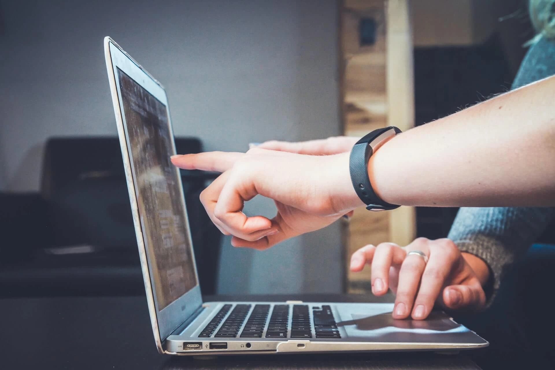 1-on-1 strategy session on a laptop